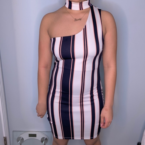 Fancy Dress ✨ - Picture 2 of 6